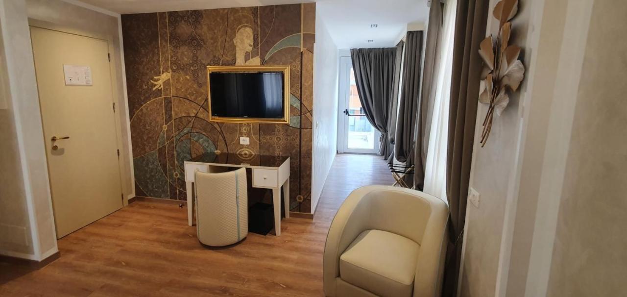 Amsterdam Suite Hotel & Spa Rimini Exterior photo